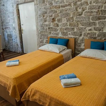 Studio Apartment In The Old City Of 希贝尼克 外观 照片