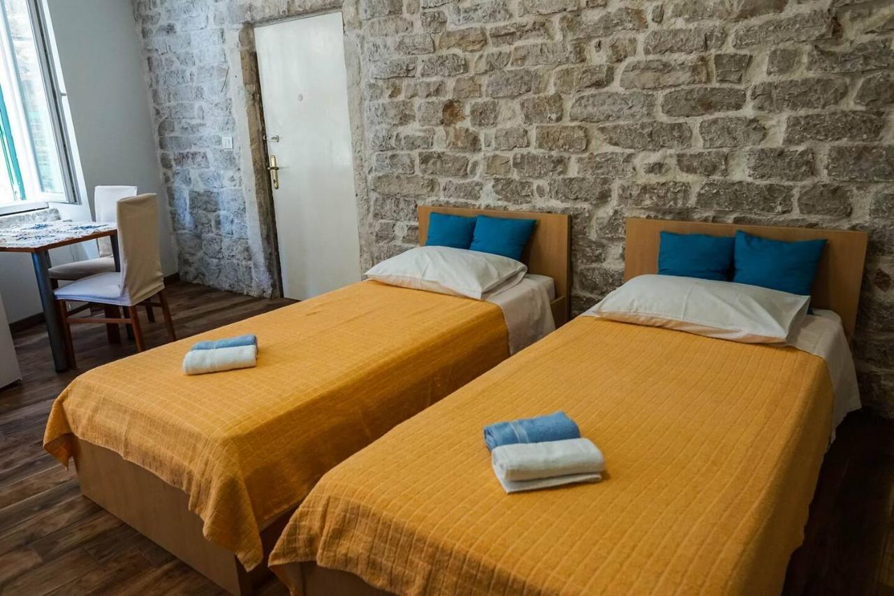 Studio Apartment In The Old City Of 希贝尼克 外观 照片