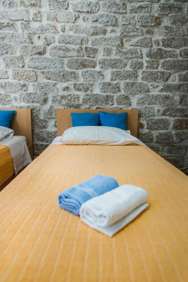 Studio Apartment In The Old City Of 希贝尼克 外观 照片
